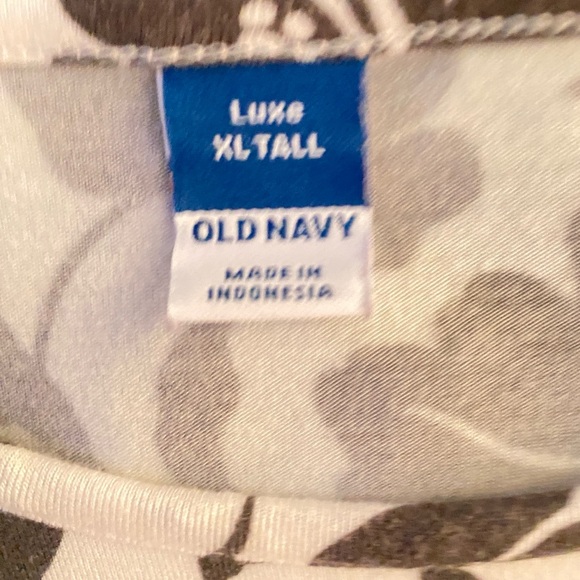 Old Navy luxe black and white floral, size XL TALL. - Picture 2 of 2